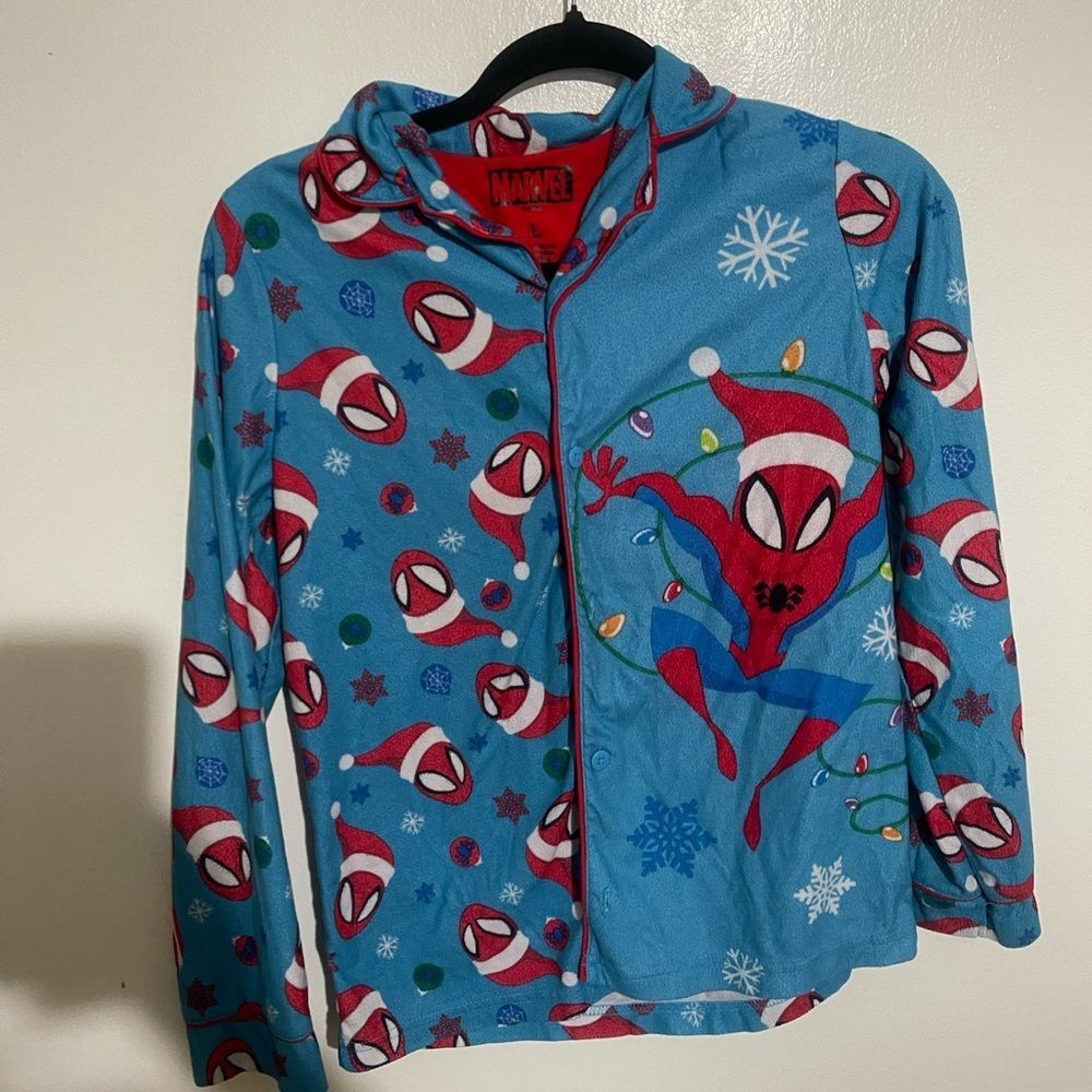 EUC: Spider-Man Christmas long sleeve sleep shirt